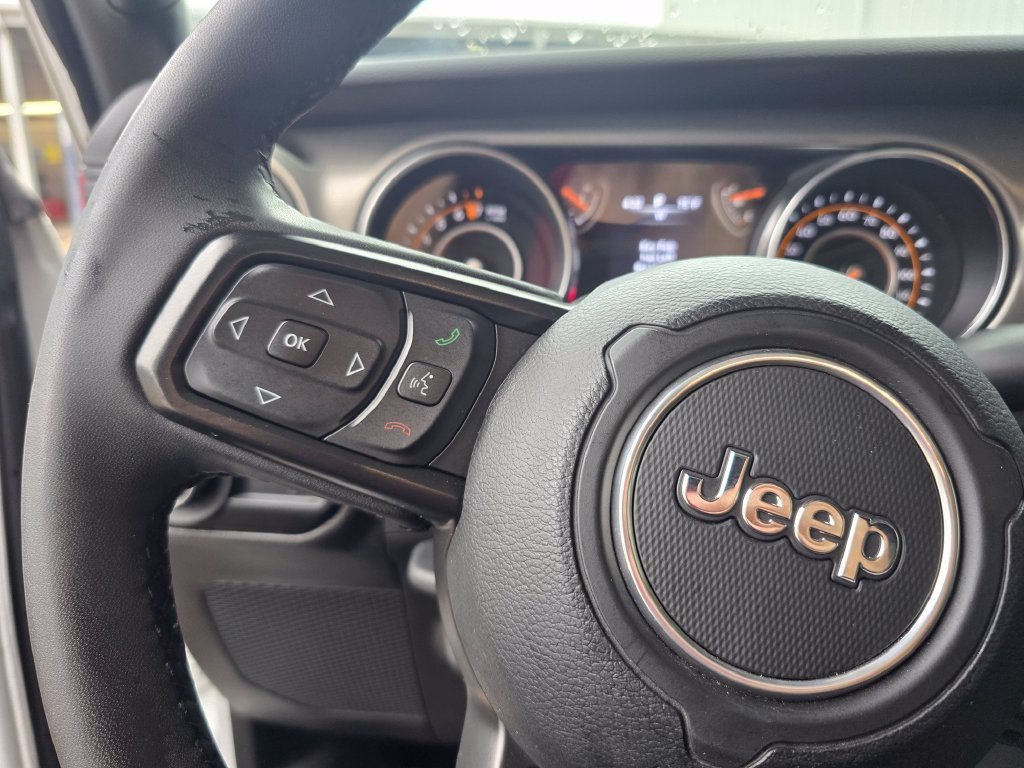 Used 2023 Jeep Gladiator Sport AWD/4WD image 19