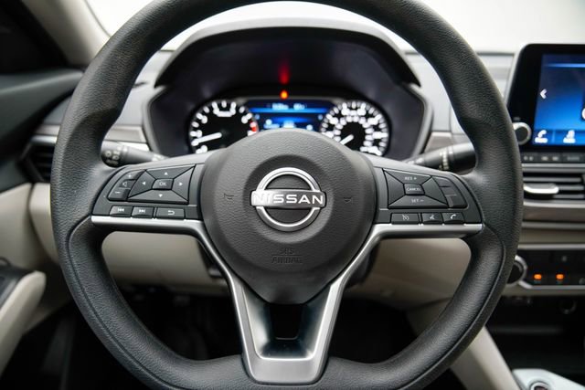 Used 2024 Nissan Altima 2.5 SV image 32