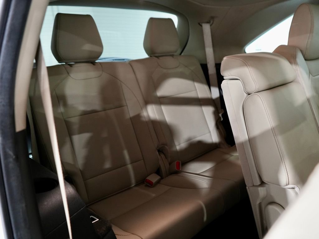 Used 2020 Acura MDX FWD image 31