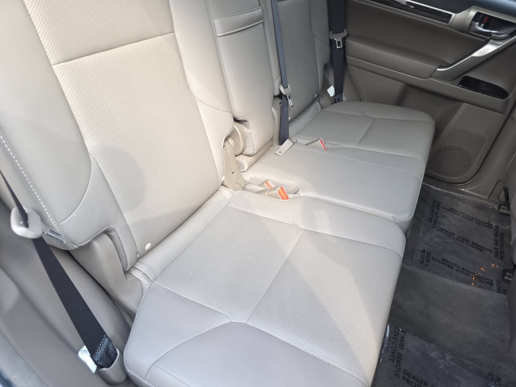 Used 2017 Lexus GX 460 AWD/4WD image 30