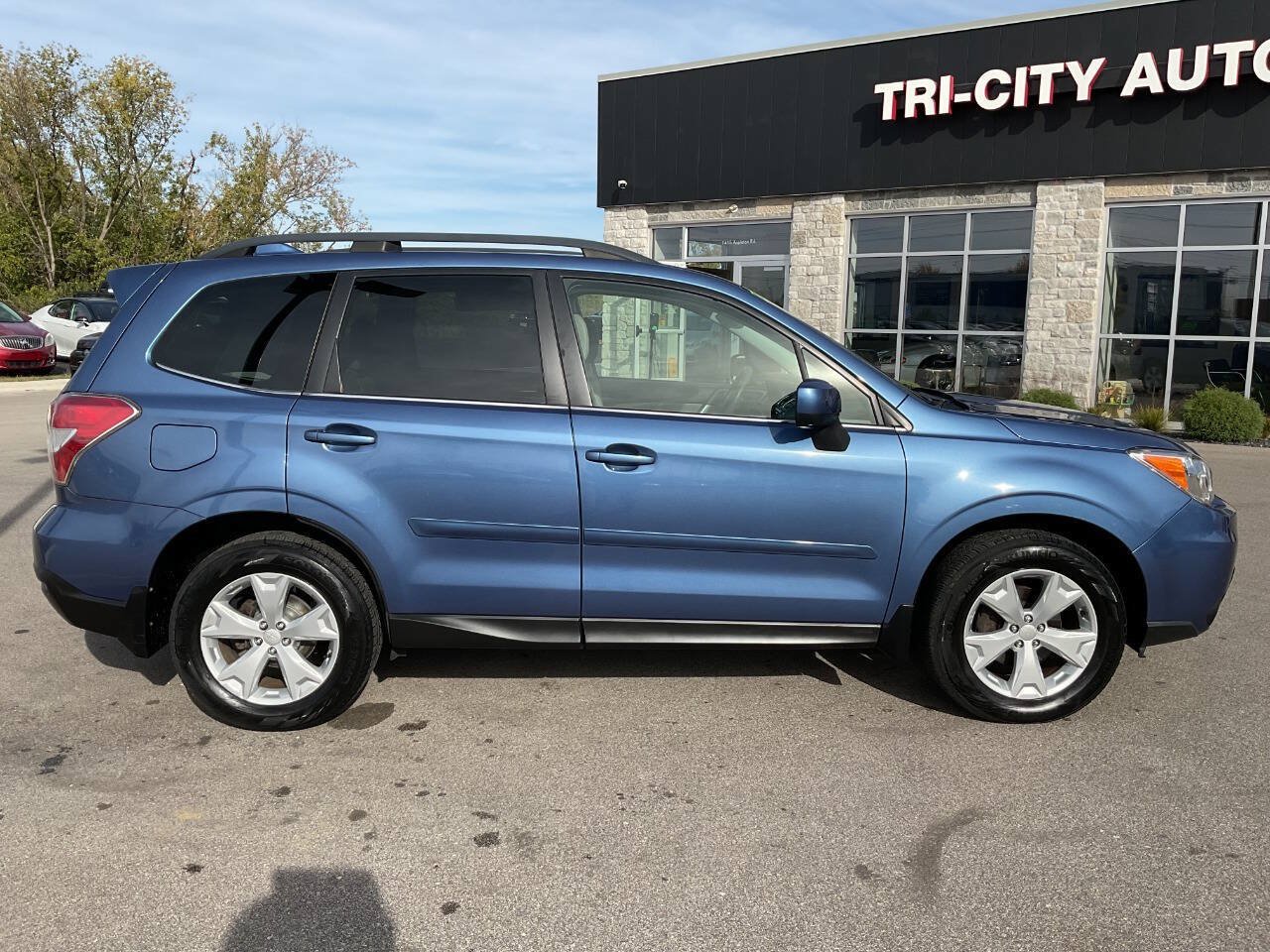 Used 2016 Subaru Forester 2.5i Limited AWD/4WD image 9