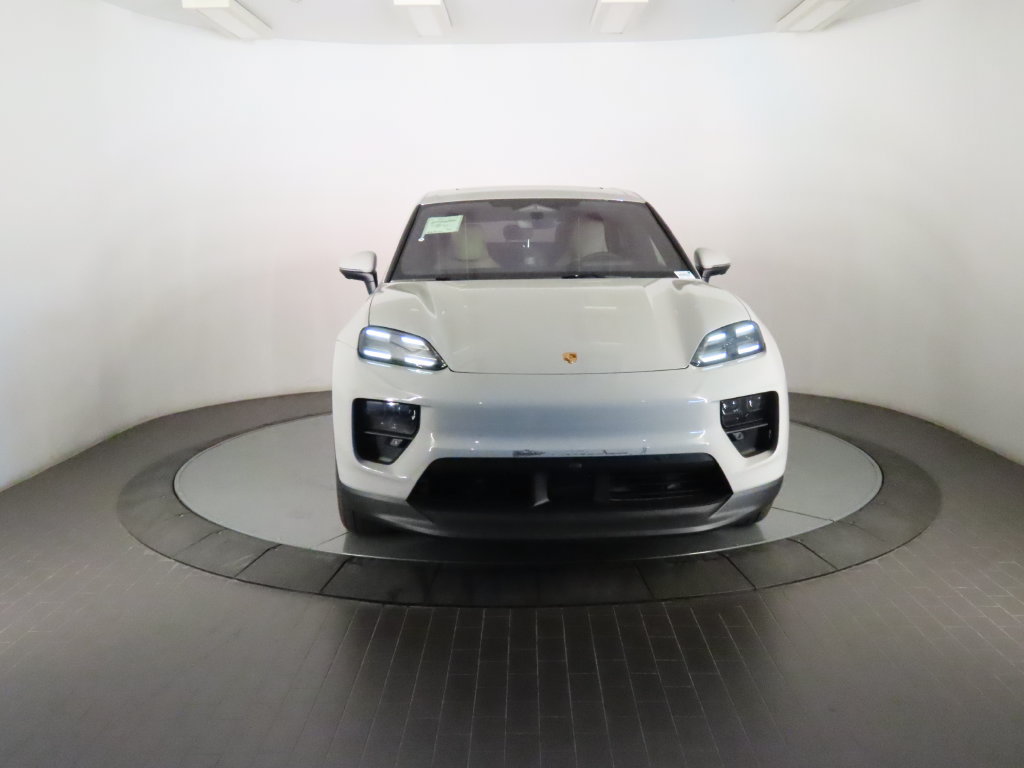 New 2026 Porsche Macan Electric RWD image 10
