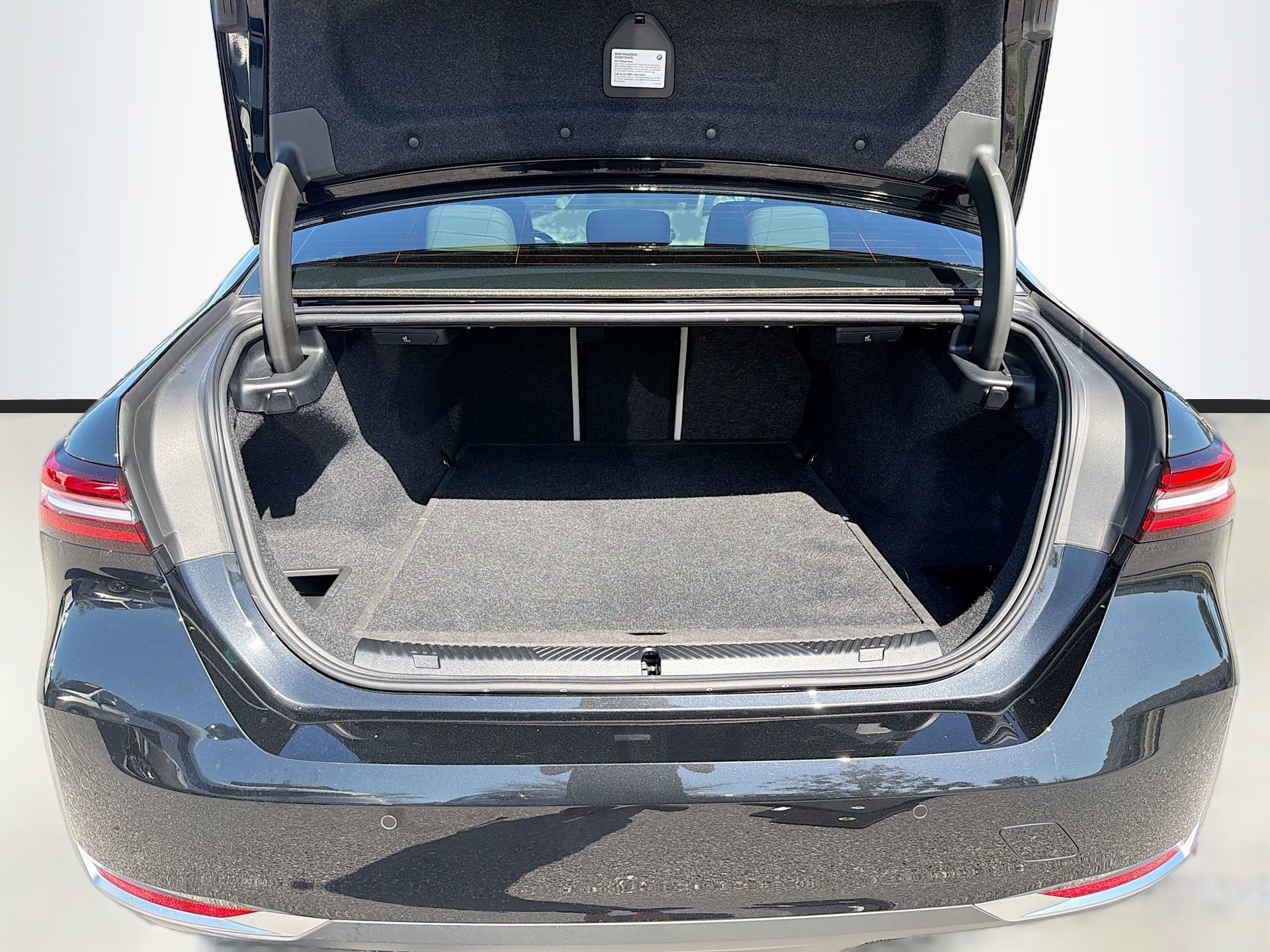 Used 2024 BMW 530i w/ Premium Package image 13