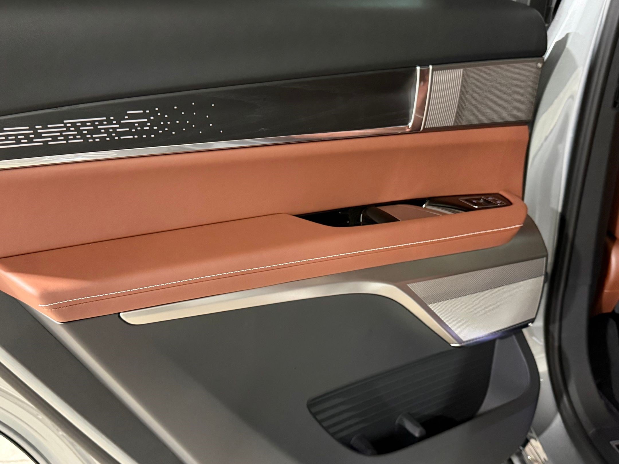 New 2026 Cadillac Vistiq Platinum AWD/4WD image 39