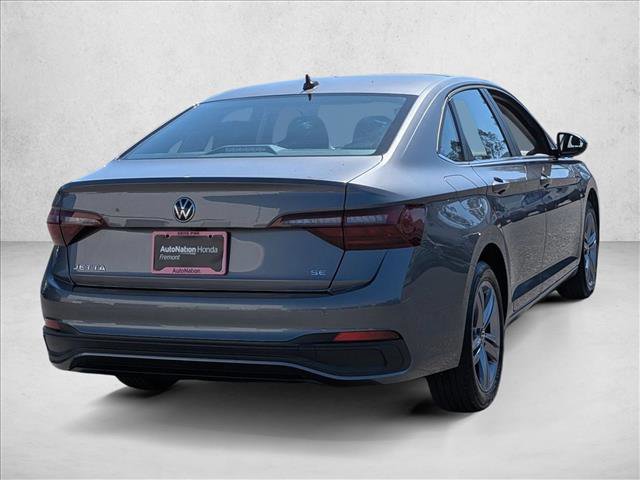 Used 2024 Volkswagen Jetta SE image 5