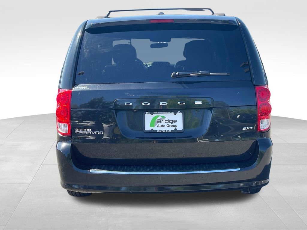 Used 2016 Dodge Grand Caravan SXT FWD image 7