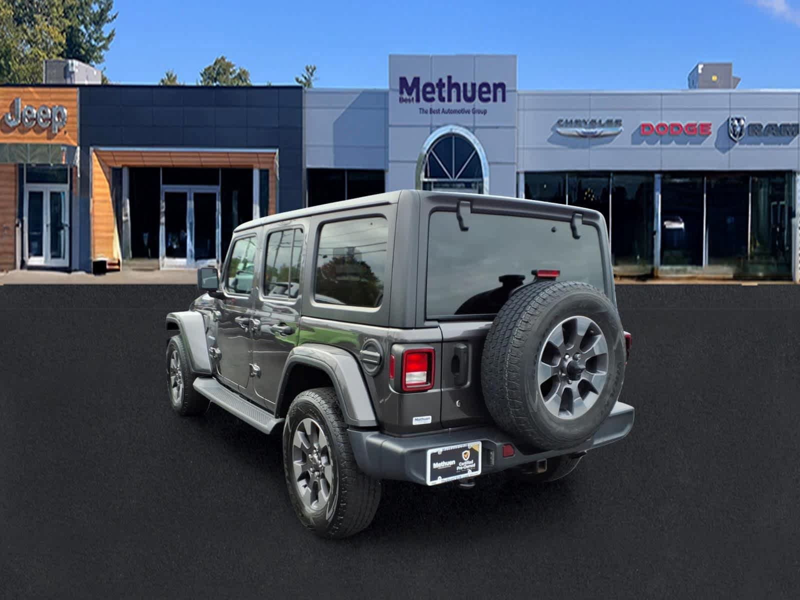 Used 2020 Jeep Wrangler Unlimited Sahara AWD/4WD image 5