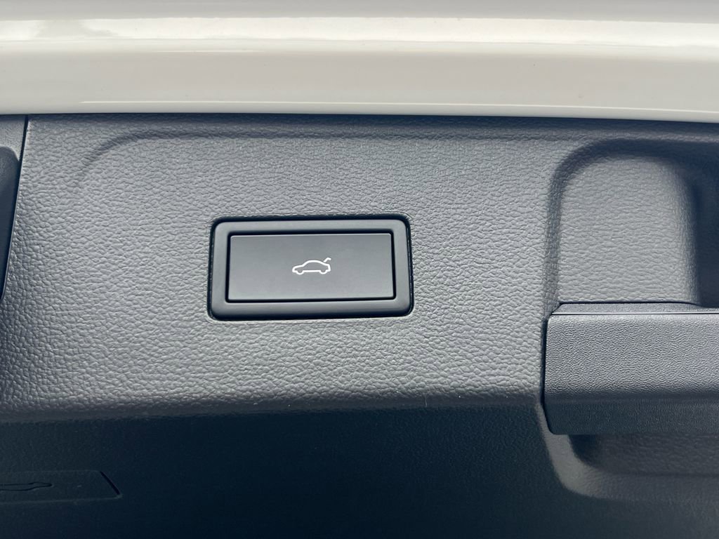 New 2026 Volkswagen Atlas SE image 17