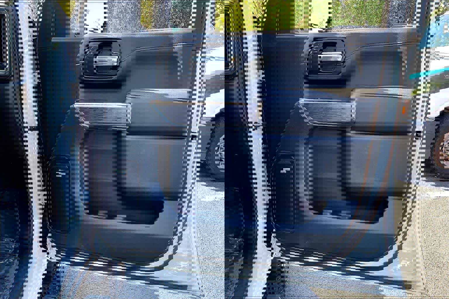 Used 2020 Chevrolet Silverado 2500 LTZ w/ LTZ Premium Package image 22