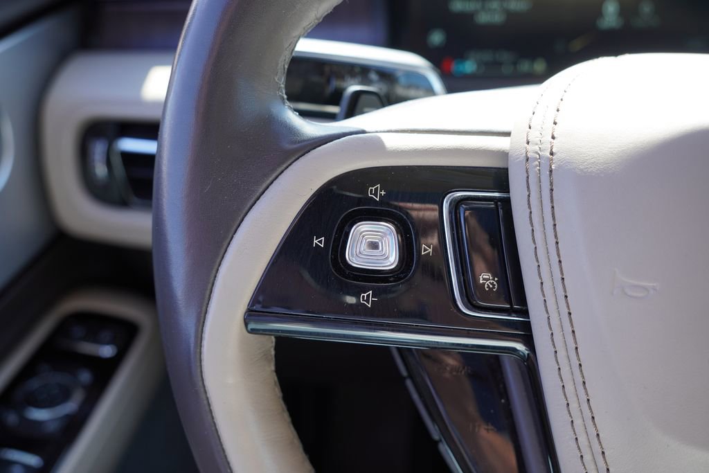 Used 2020 Lincoln Aviator Reserve w/ Equipment Group 202A image 39