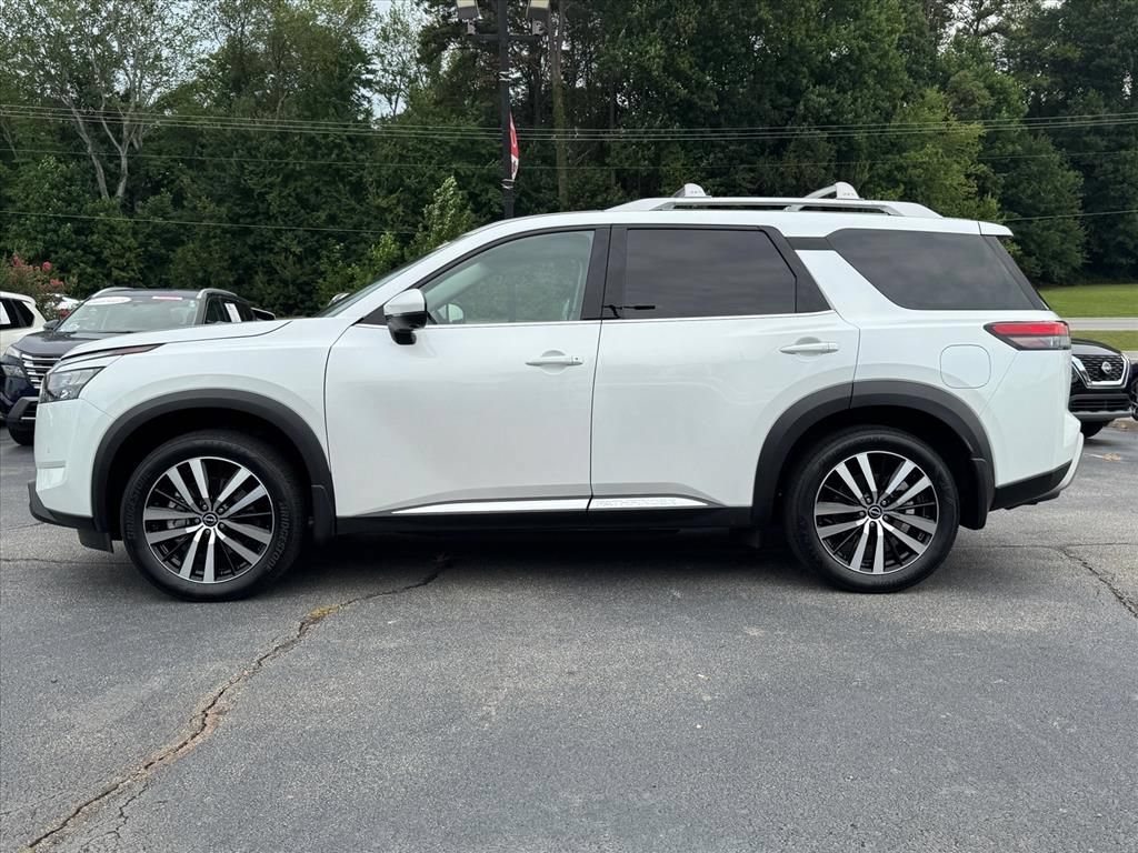 Certified 2025 Nissan Pathfinder Platinum w/ Cargo Package FWD image 6
