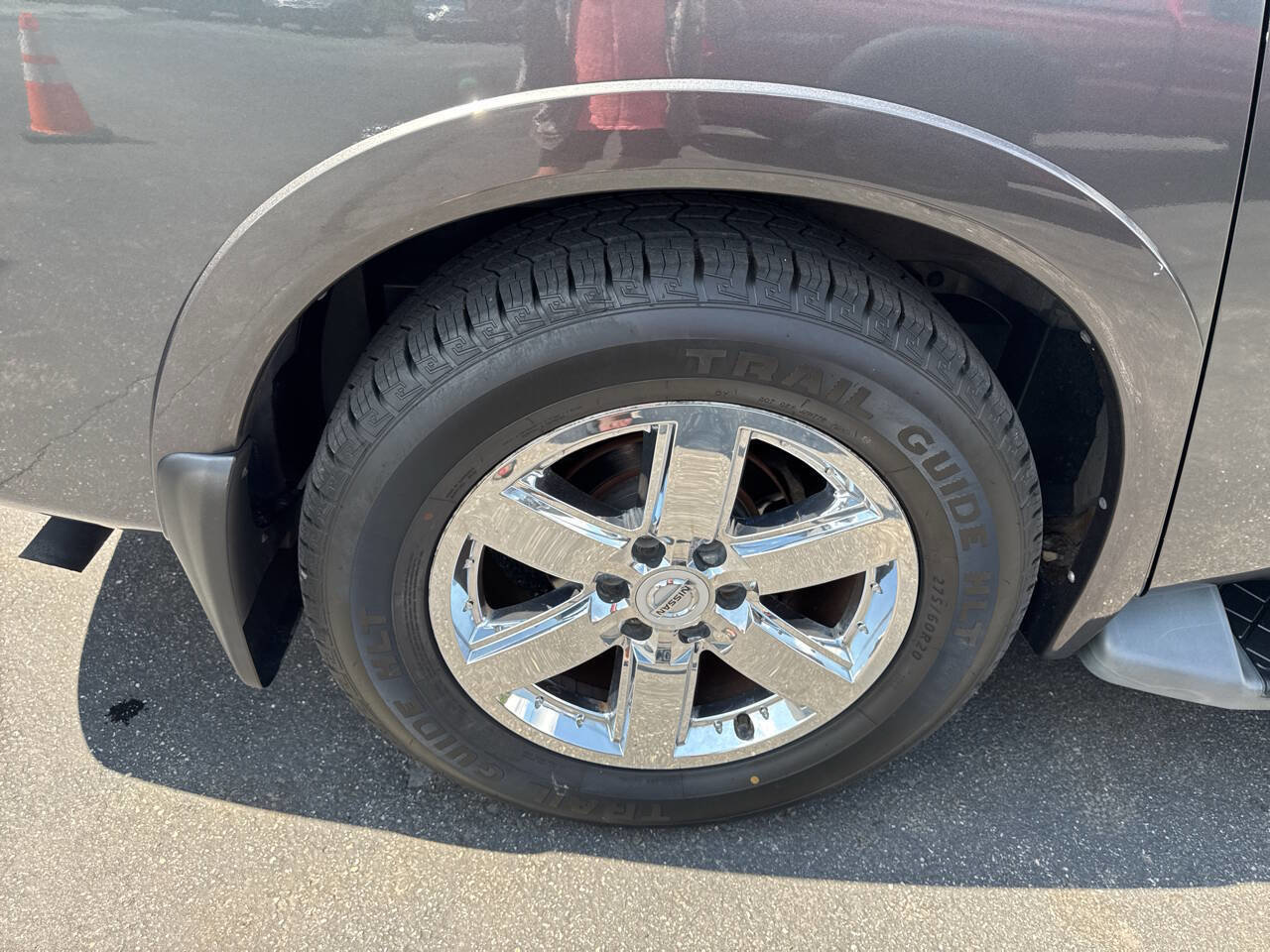 Used 2010 Nissan Armada Platinum image 10