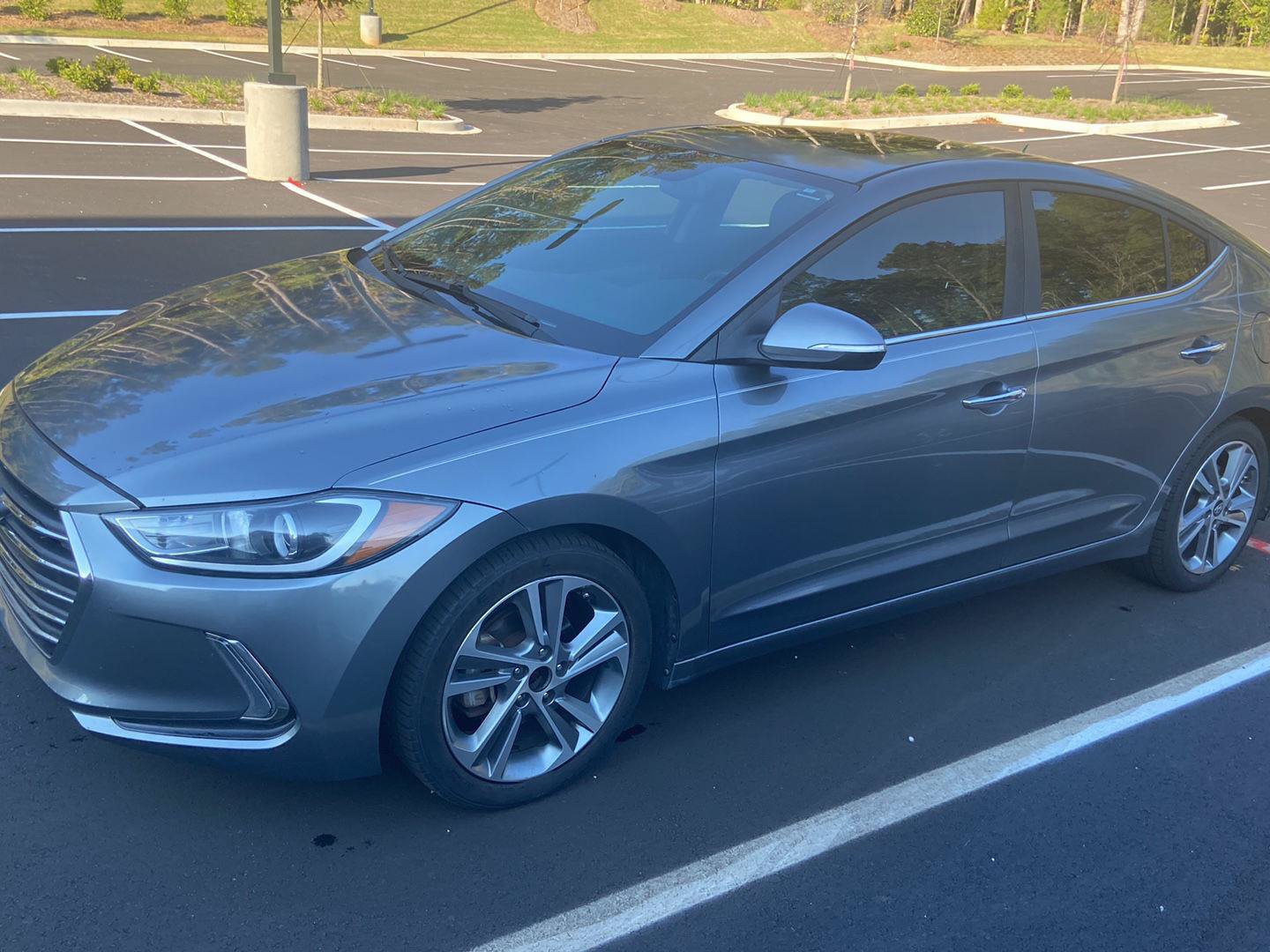 Used 2017 Hyundai Elantra Limited w/ Limited Tech Package 04 FWD image 7