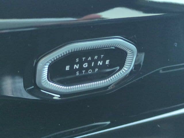 New 2026 Jeep Grand Cherokee Limited w/ Luxury Tech Group II AWD/4WD image 29