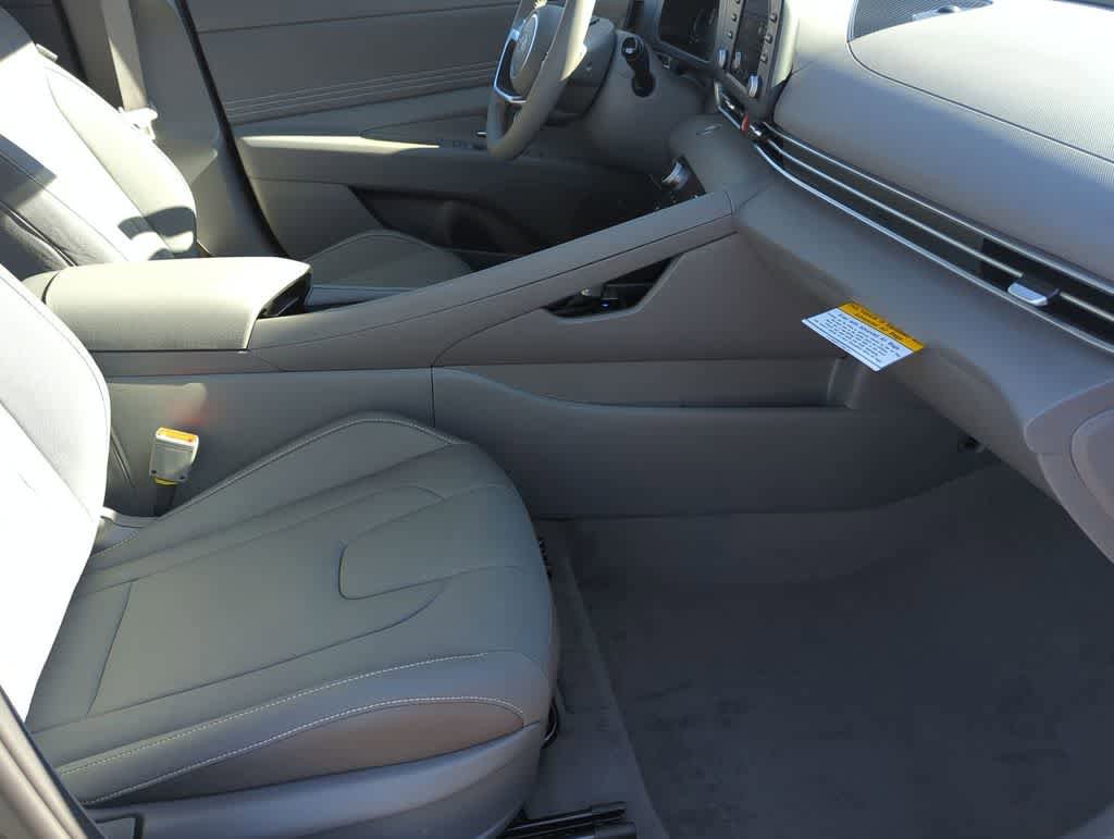 New 2026 Hyundai Elantra SEL Sport Premium FWD image 23