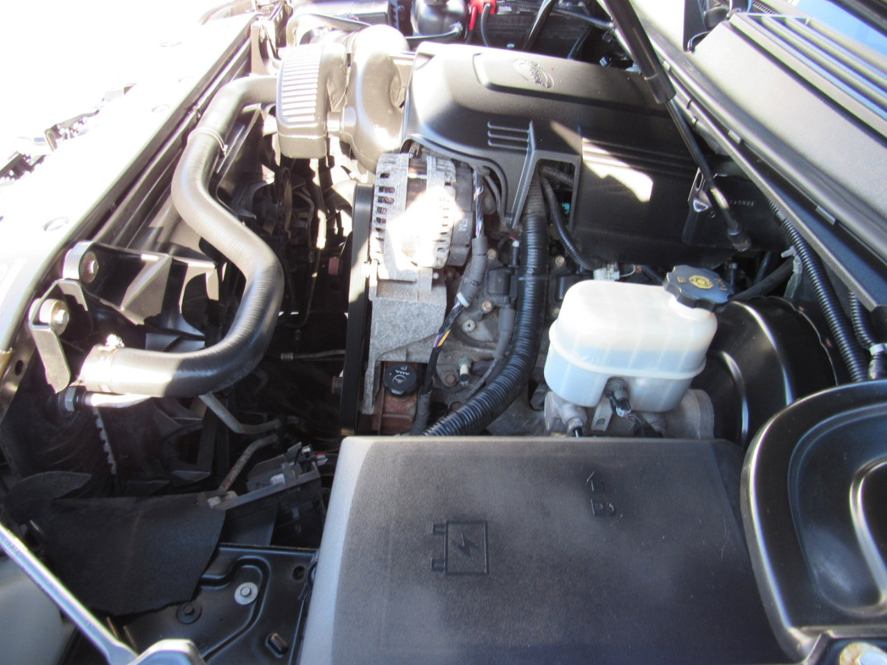 Used 2013 GMC Yukon XL Denali image 36