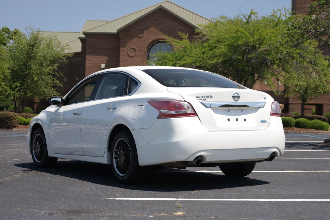 Used 2013 Nissan Altima 2.5 S FWD image 3
