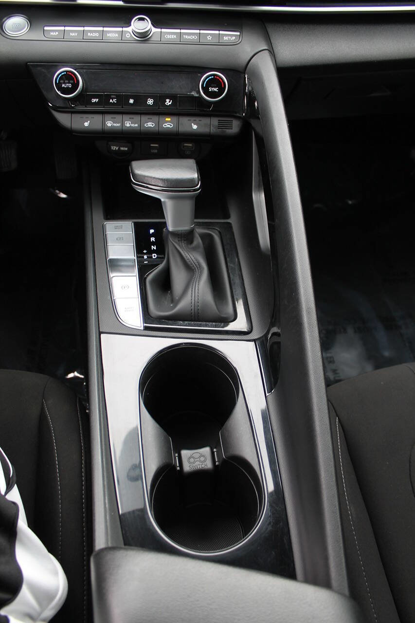 Used 2023 Hyundai Elantra SEL w/ Convenience Package image 37