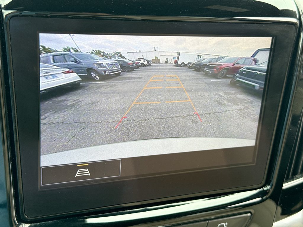 Used 2022 Chevrolet Traverse LT AWD/4WD image 17