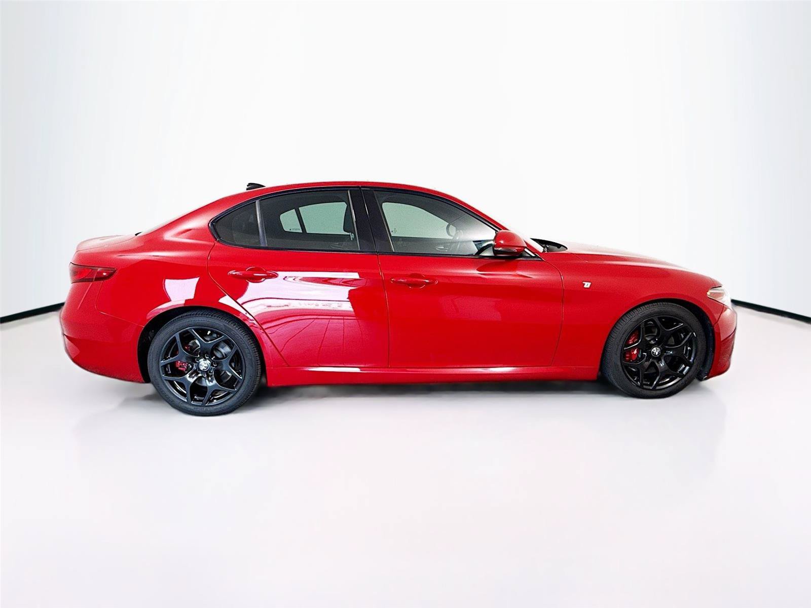 Used 2022 Alfa Romeo Giulia Ti w/ Active Assist Plus Package RWD image 32
