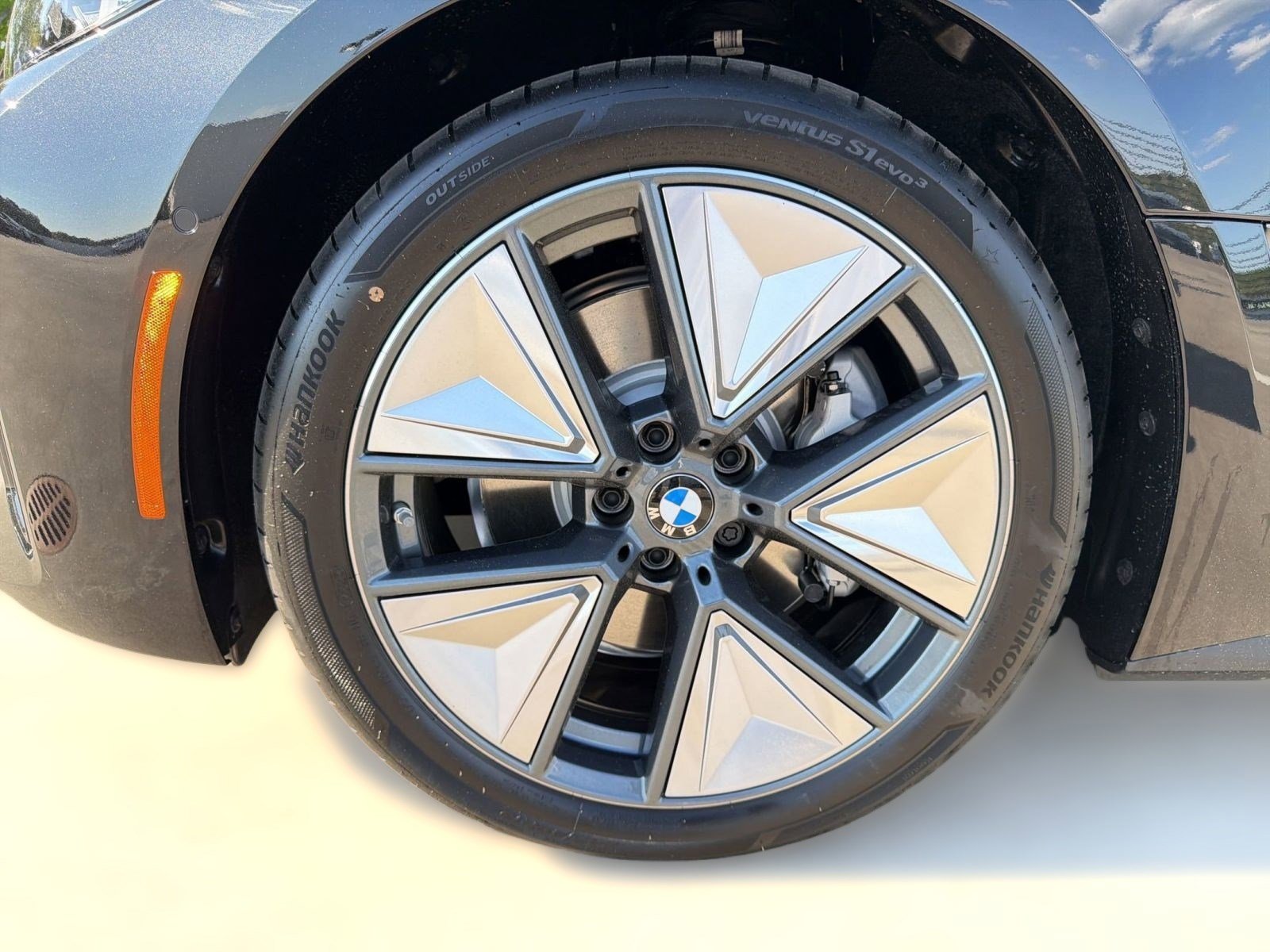 New 2026 BMW i4 xDrive40i w/ Premium Package AWD/4WD image 11