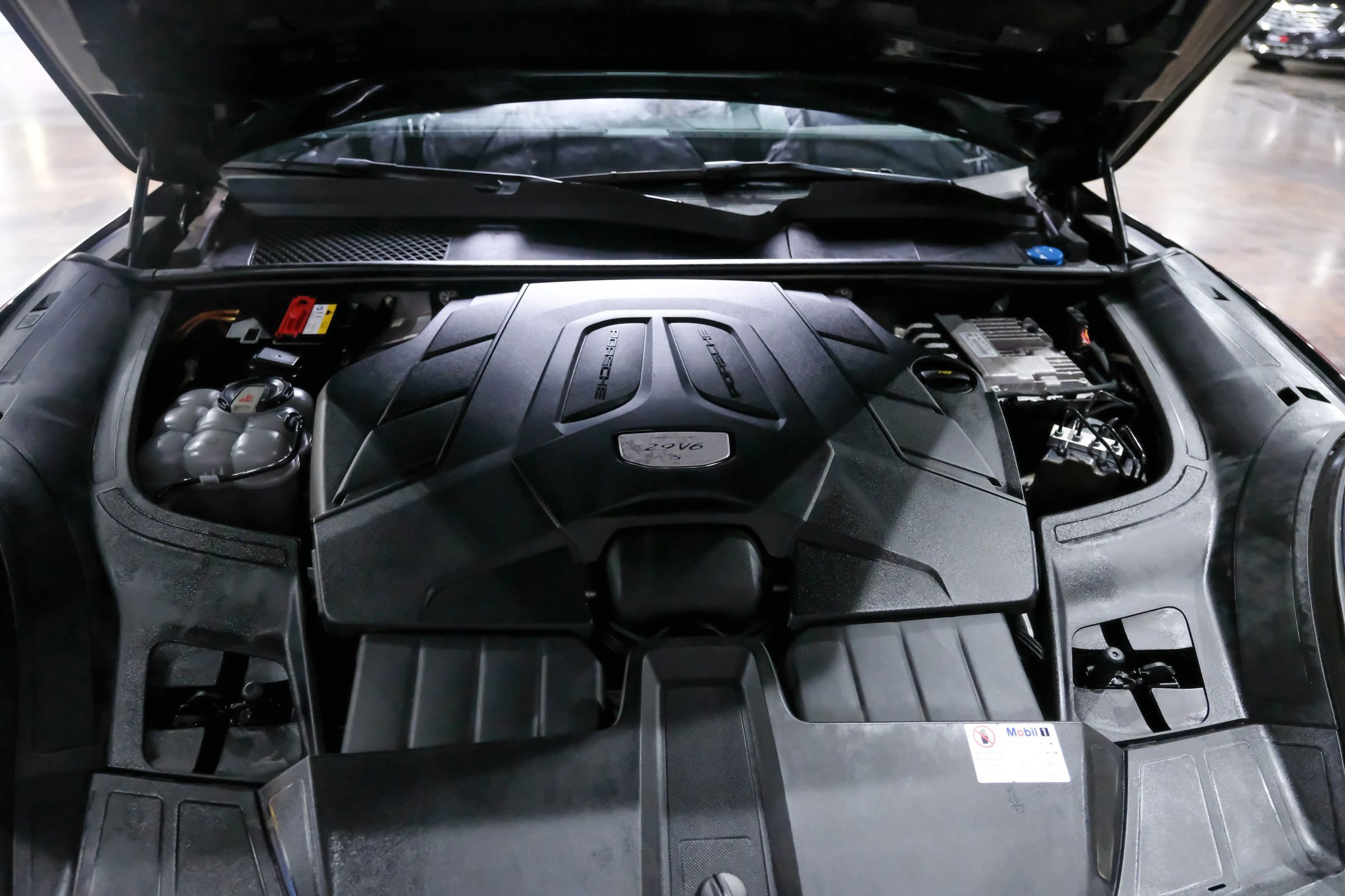 Used 2020 Porsche Cayenne S image 44