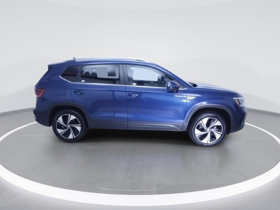 Used 2024 Volkswagen Taos SE image 9