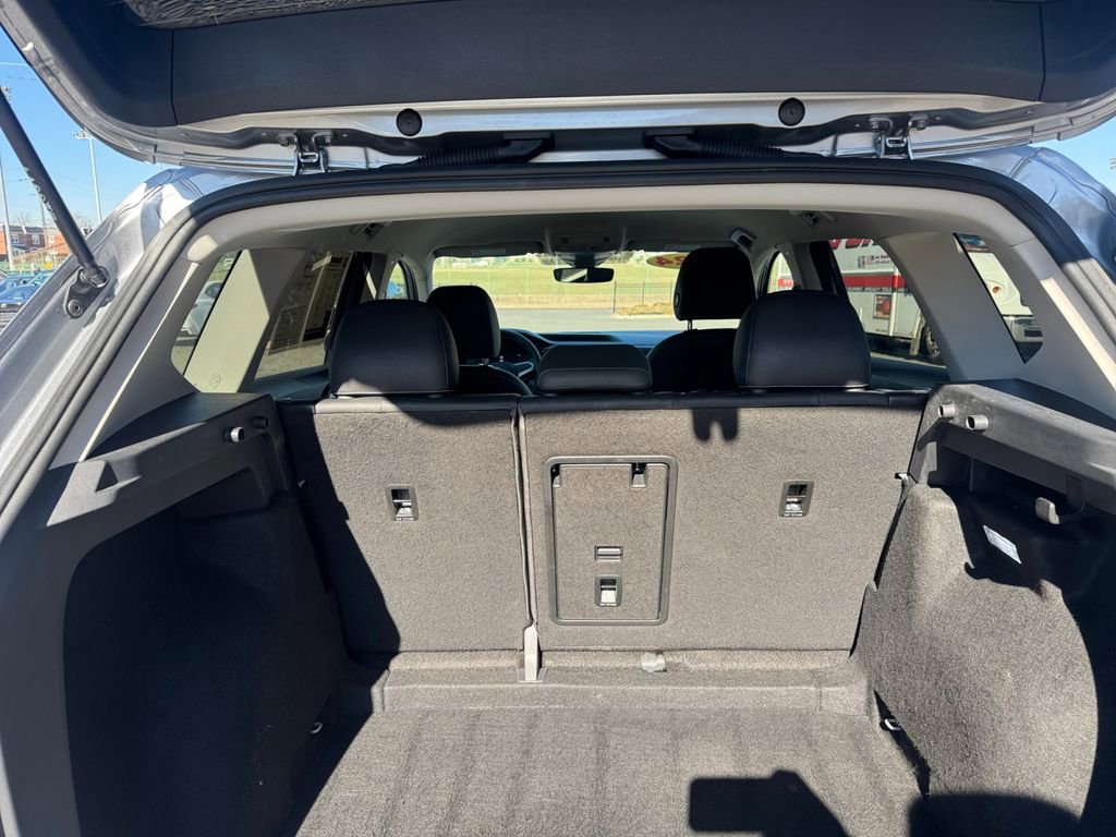 Used 2024 Volkswagen Taos SE image 22