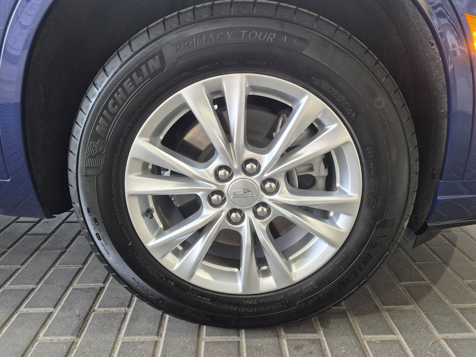 Certified 2024 Cadillac XT6 Luxury AWD/4WD image 9