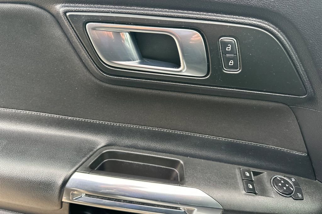 Used 2019 Ford Mustang Coupe image 11