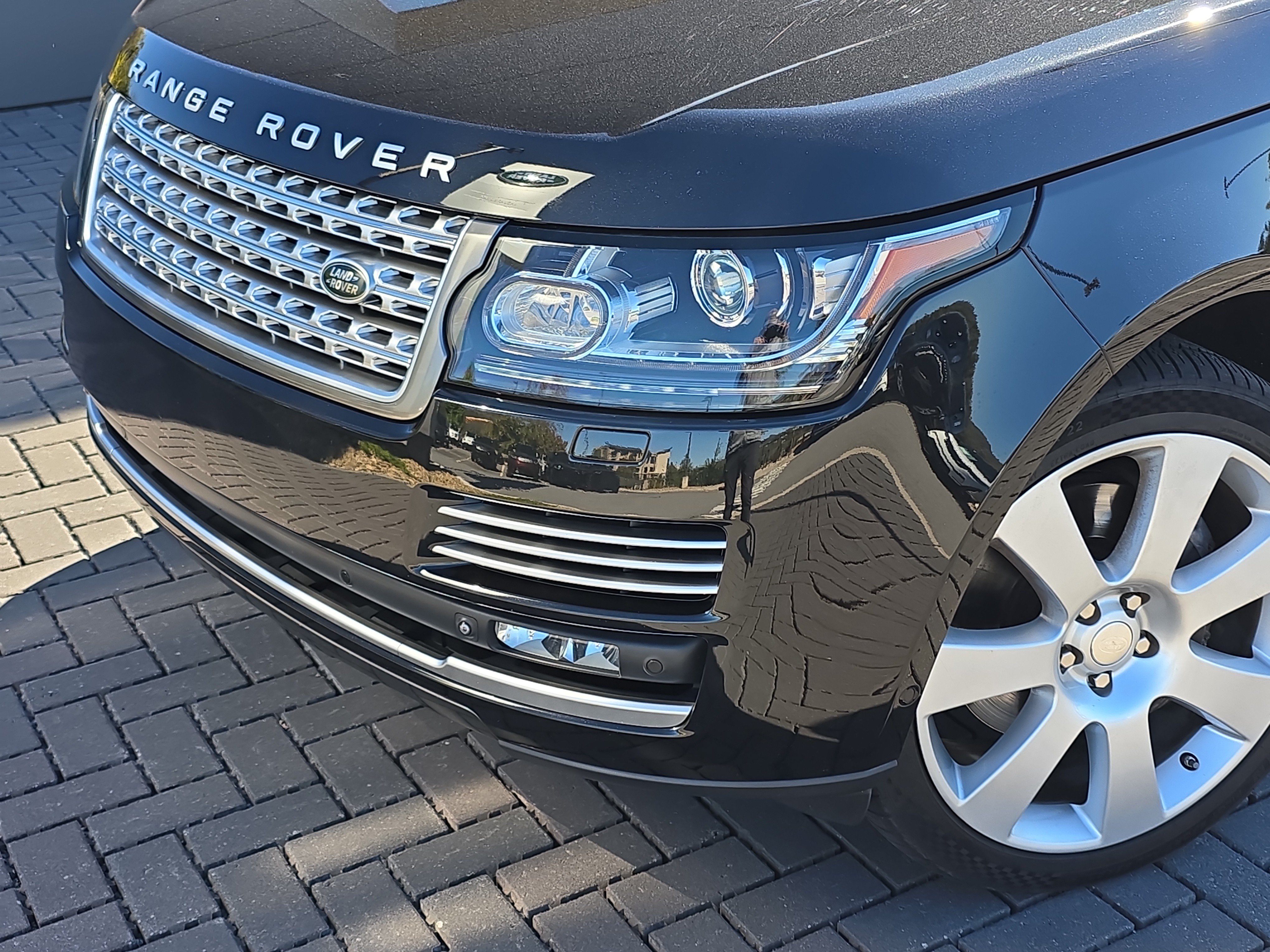 Used 2014 Land Rover Range Rover Autobiography AWD/4WD image 9