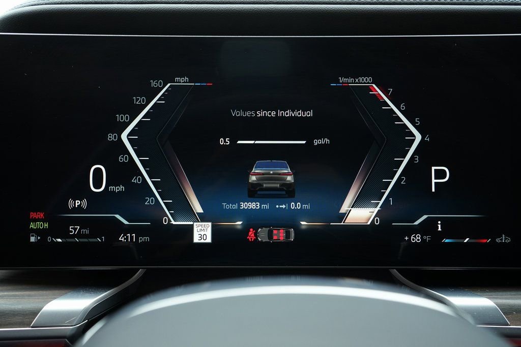 Used 2023 BMW 740i w/ Executive Package image 13