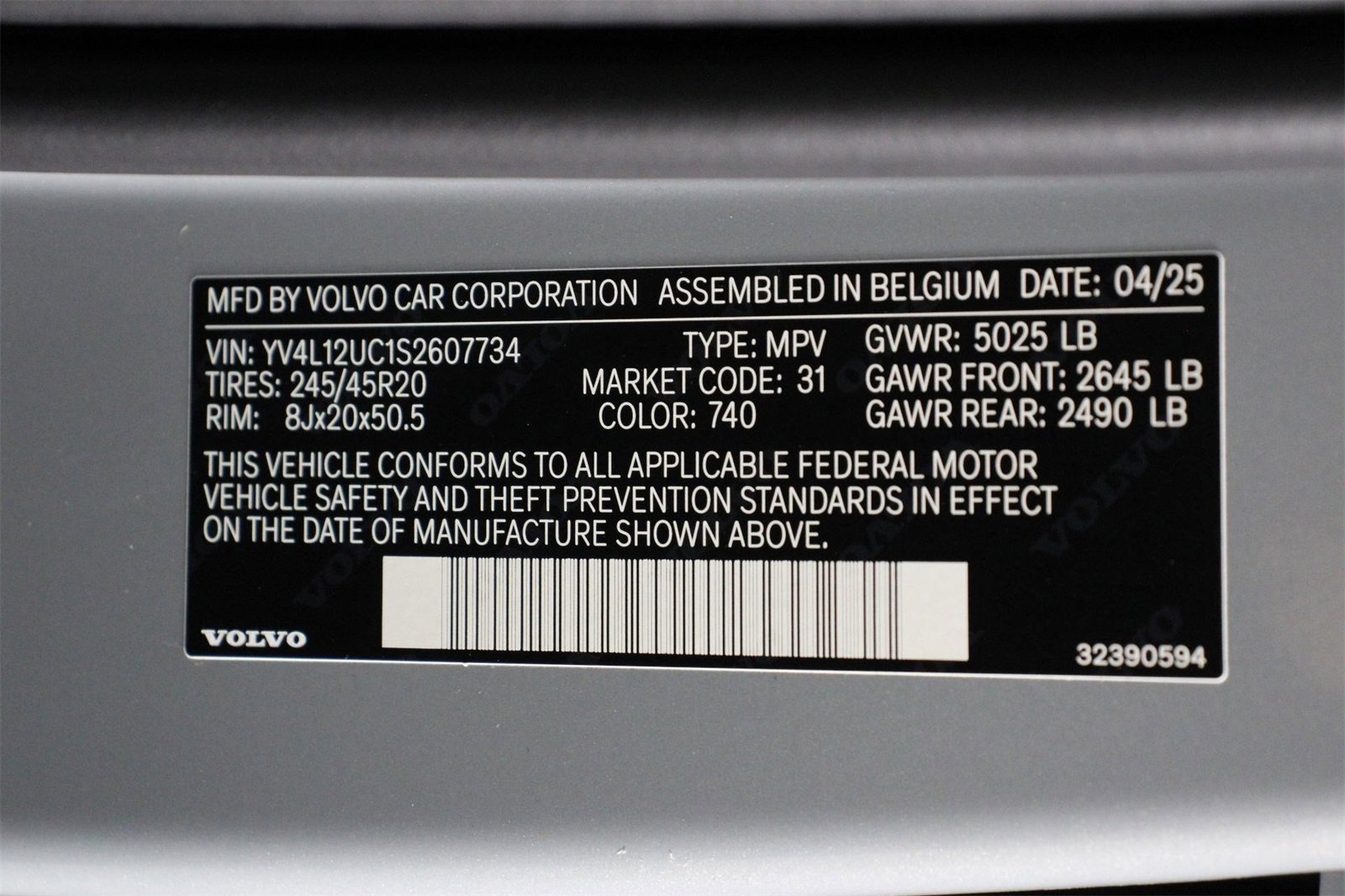 New 2025 Volvo XC40 B5 Plus w/ Protection Package Premier image 17