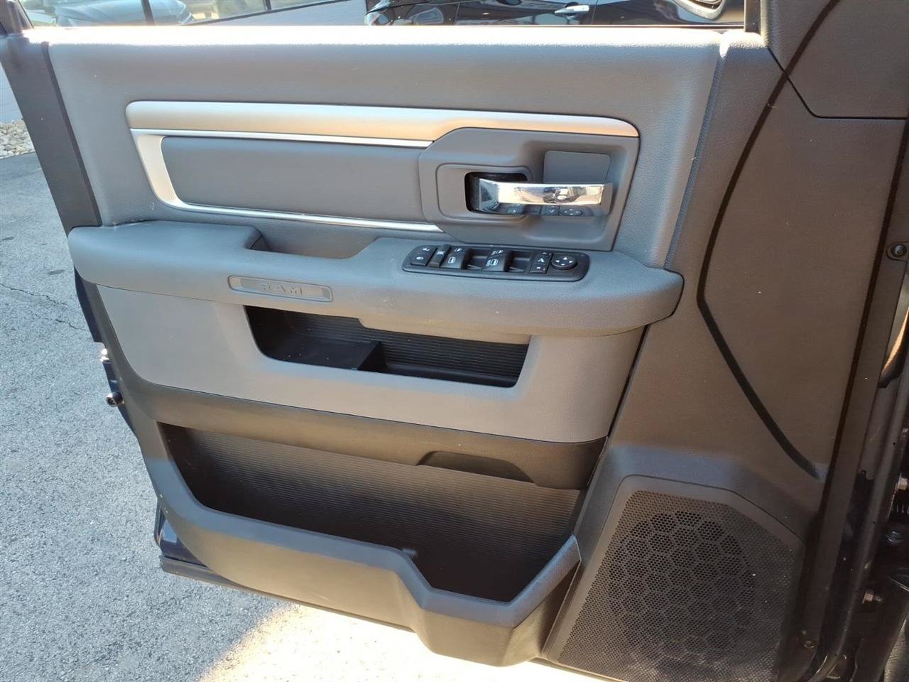 Used 2018 RAM 1500 Big Horn AWD/4WD image 11