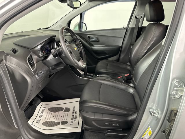 Used 2019 Chevrolet Trax LT w/ LT Convenience Package AWD/4WD image 19