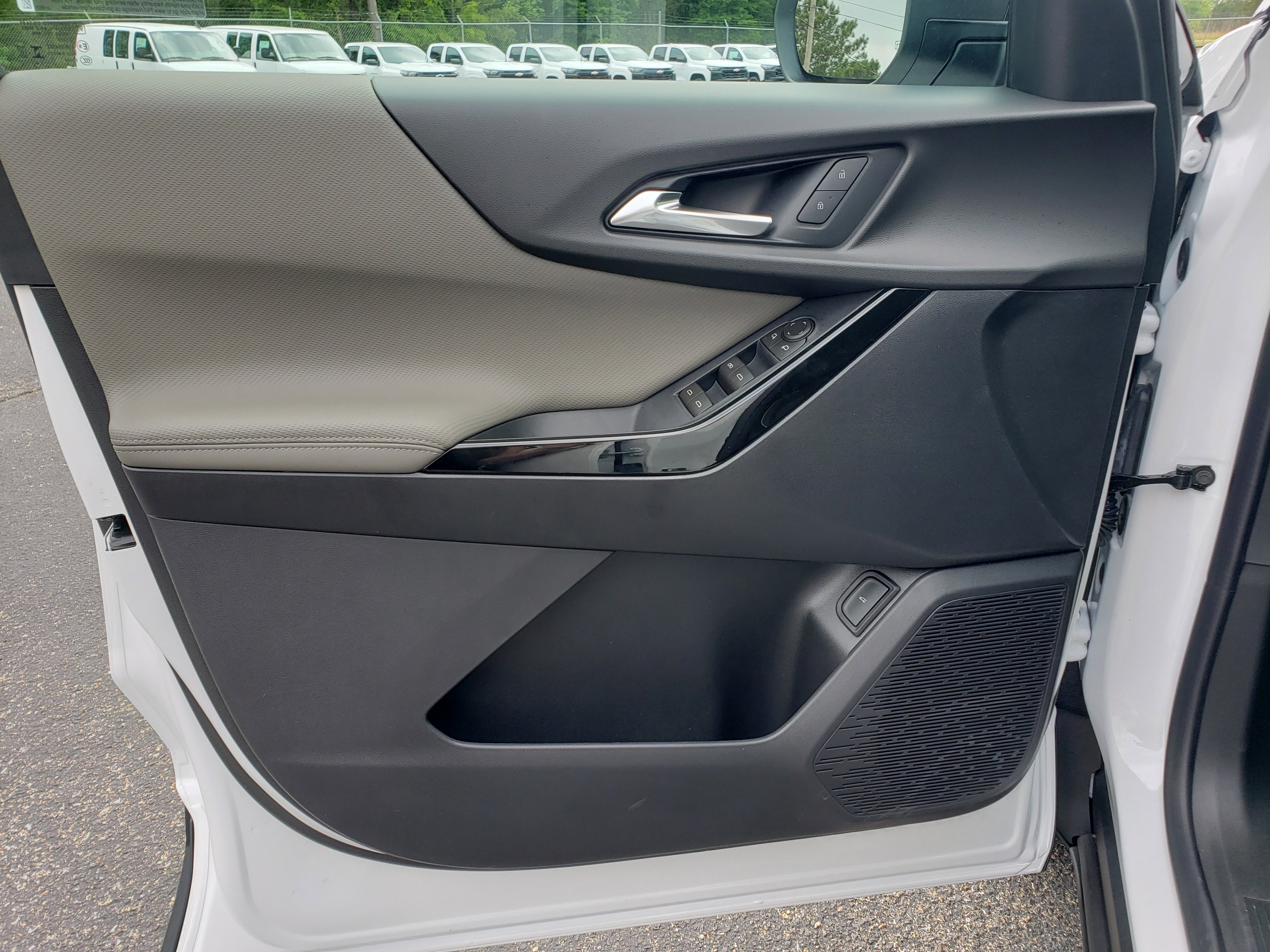 New 2026 Chevrolet Equinox LT FWD image 13