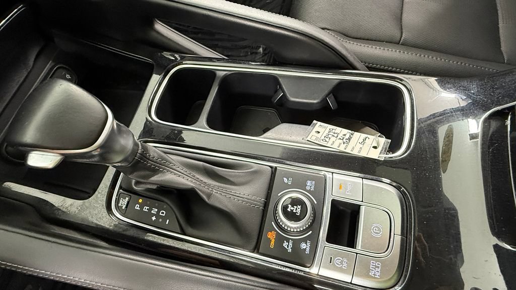 Used 2023 Kia Telluride EX w/ EX Captain's Chair Package AWD/4WD image 21