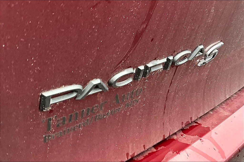 Used 2021 Chrysler Pacifica Touring-L w/ Uconnect Theater Family Group AWD/4WD image 24