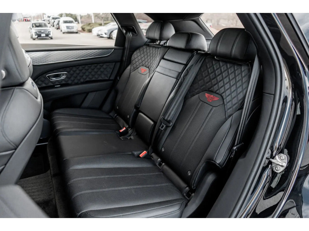 Used 2022 Bentley Bentayga image 36