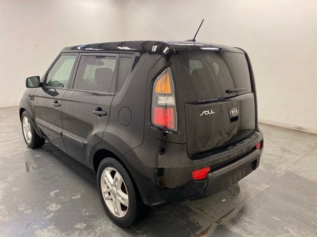 Used 2011 Kia Soul + FWD image 4