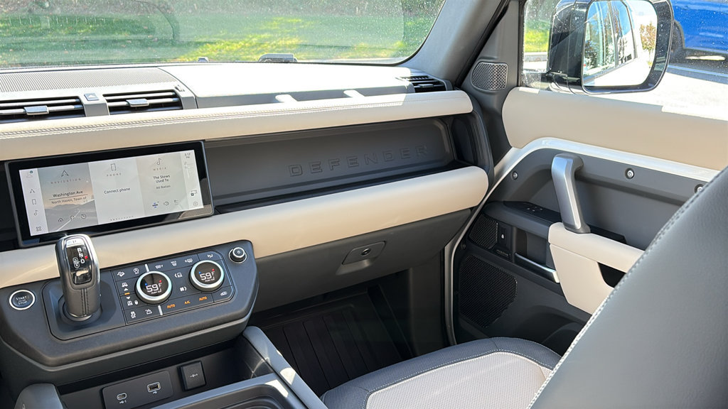 Used 2023 Land Rover Defender 110 X-Dynamic SE AWD/4WD image 27