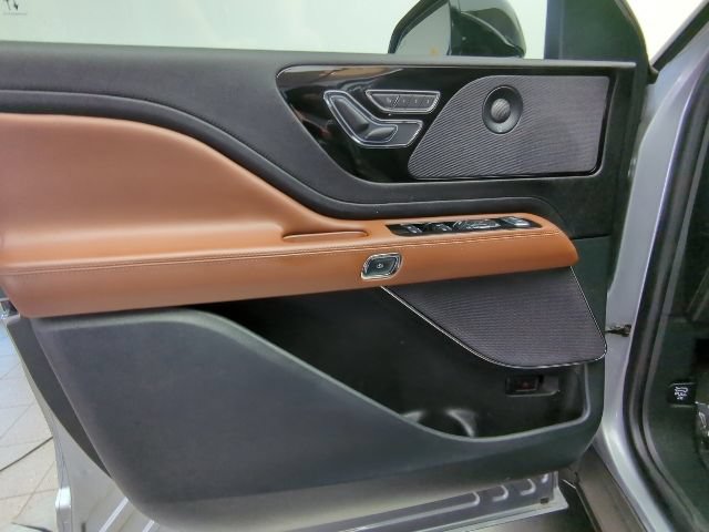 Used 2024 Lincoln Aviator Reserve w/ Equipment Group 201A AWD/4WD image 27