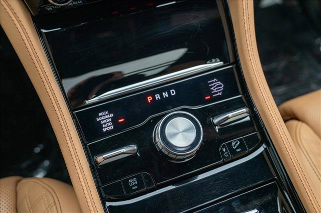 Used 2023 Jeep Grand Cherokee Summit AWD/4WD image 20