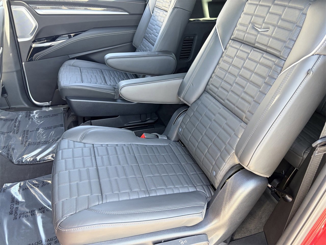 Certified 2025 Cadillac Escalade ESV V image 18