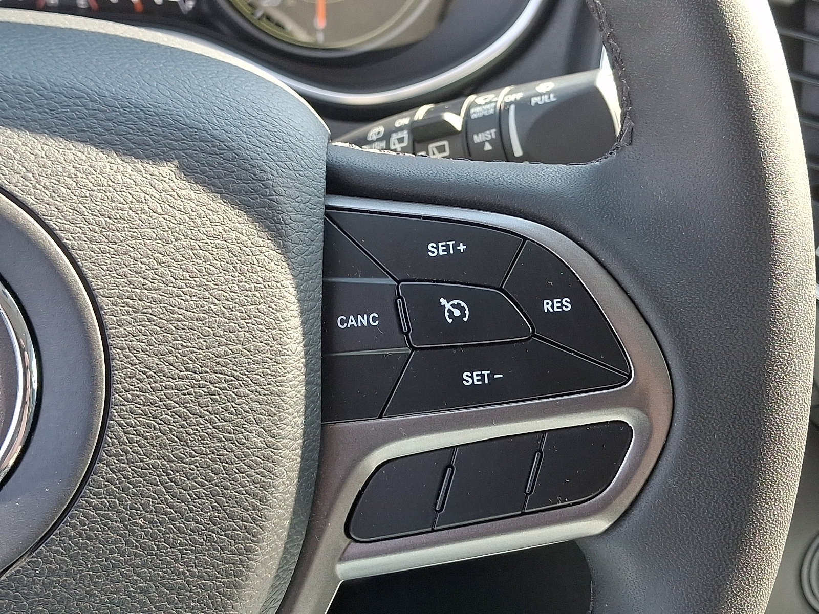 Used 2022 Jeep Cherokee Latitude Lux w/ Sun & Sound Group AWD/4WD image 23