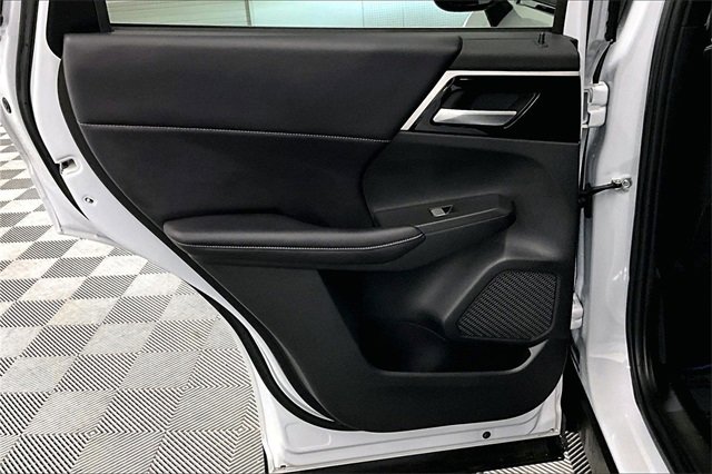 Used 2024 Mitsubishi Outlander SE image 20