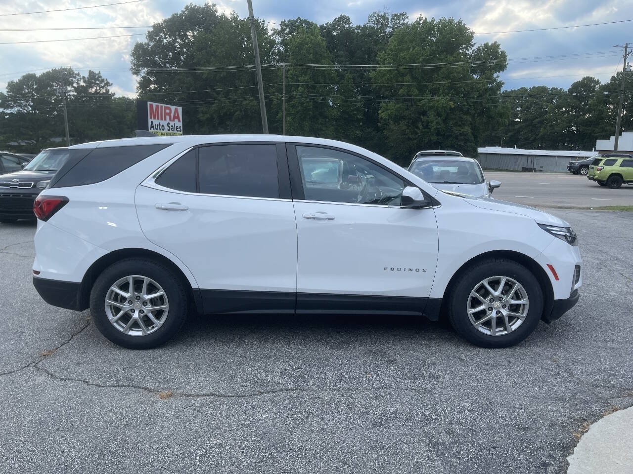 Used 2023 Chevrolet Equinox LT FWD image 7