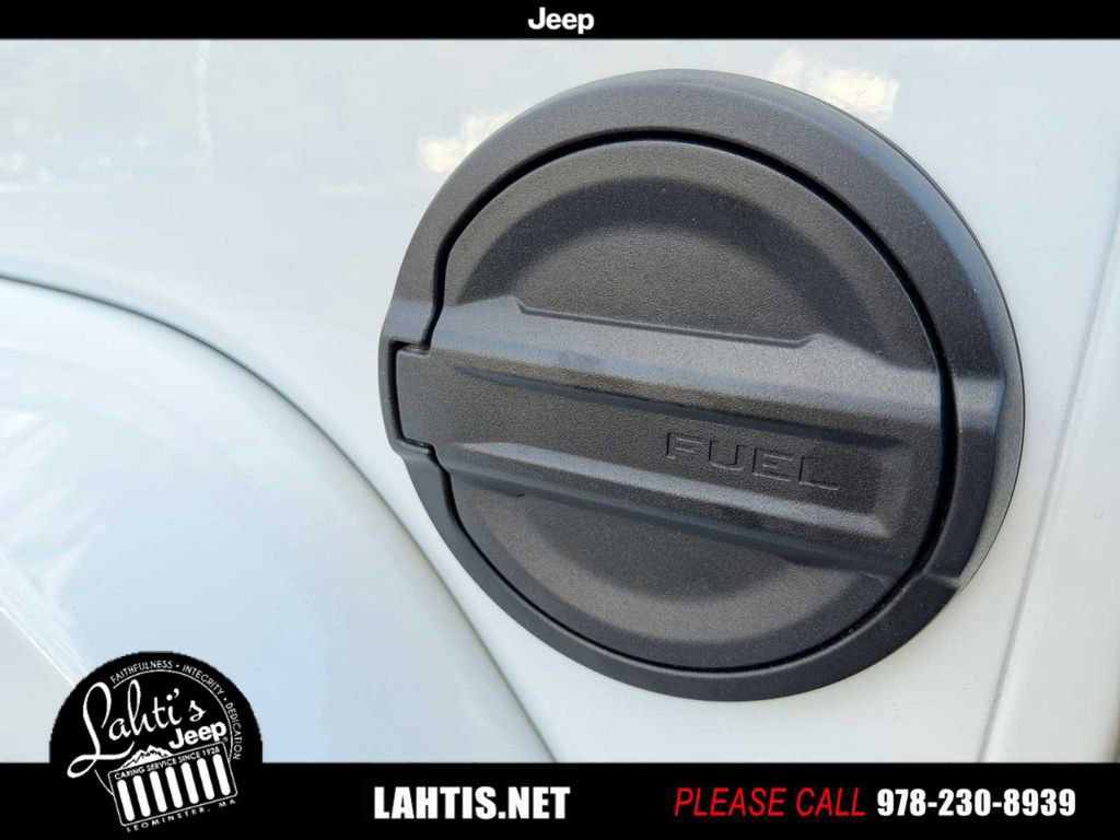 Certified 2022 Jeep Wrangler Unlimited Sahara w/ Cold Weather Group image 28