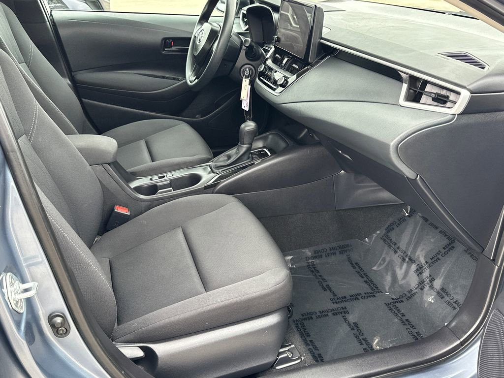 Used 2025 Toyota Corolla LE image 7