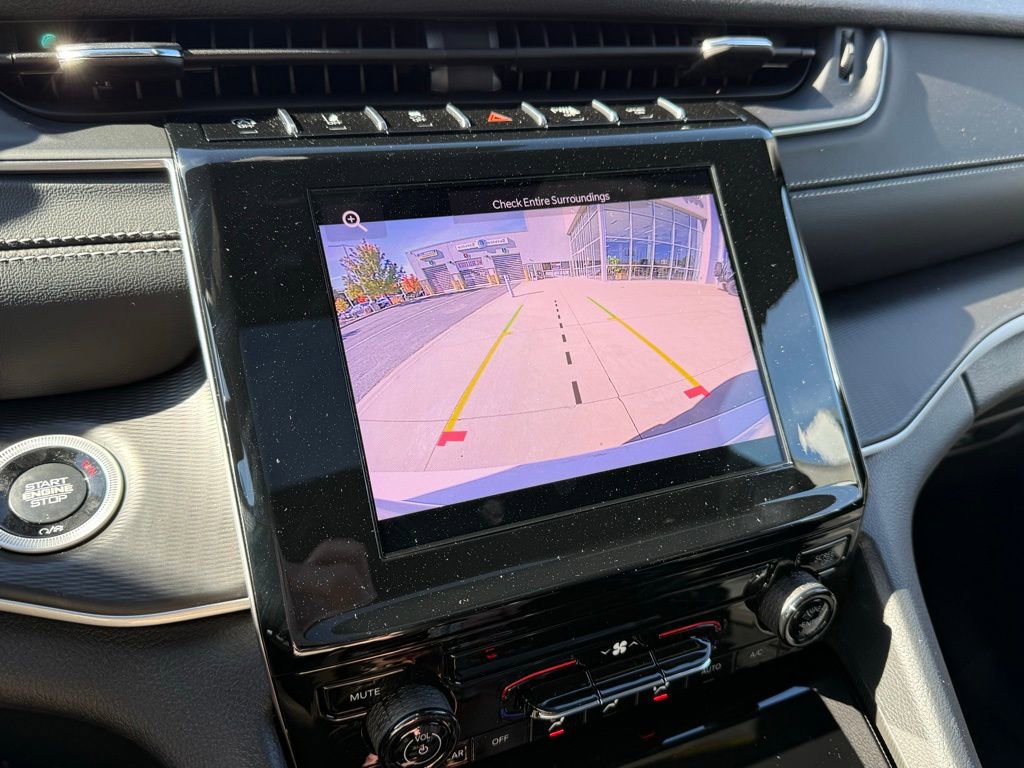 New 2025 Jeep Grand Cherokee L Laredo w/ Trailer Tow Package image 18